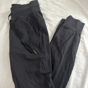Lululemon ready to rulu jogger NWT size 4